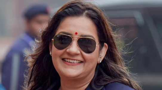 प्रियंका चतुर्वेदी ने 'वंदे मातरम और वंदे भारत के बीच अंतर जानने' के लिए सरकार की आलोचना की