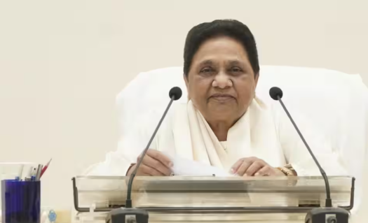 पूरे देश में होली की धूम, बीएसपी प्रमुख मायावती ने खास अंदाज में दी बधाई, जानें क्या कहा?