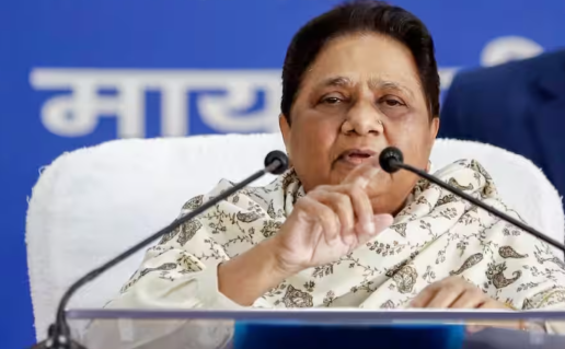 **मायावती ने गैस सिलेंडर की बढ़ती कीमतों पर चिंता जताई;** पेट्रोल और डीज़ल की कीमतों में संभावित बढ़ोतरी की चेतावनी